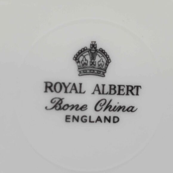 Royal Albert Teacup and Saucer Blue Flowers Vintage - Picture 6 of 8